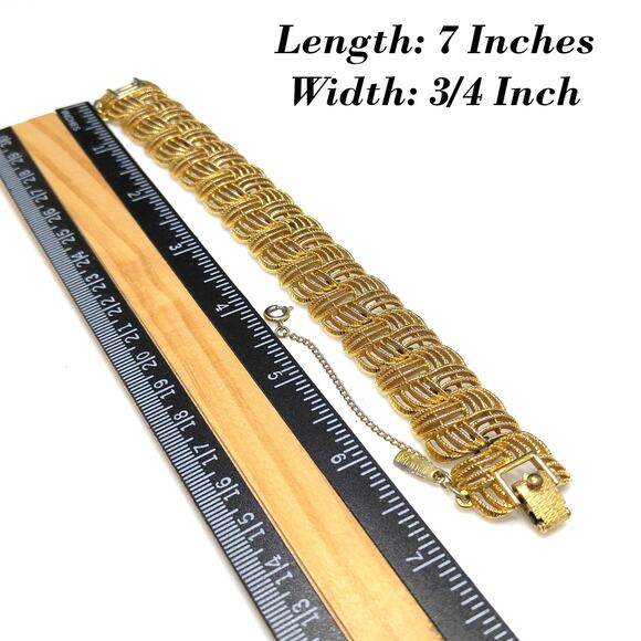 Monet Golden Weave Bracelet Gold Plated Filigree 1960s Vintage Jewelry Signed - Picture 3 of 10